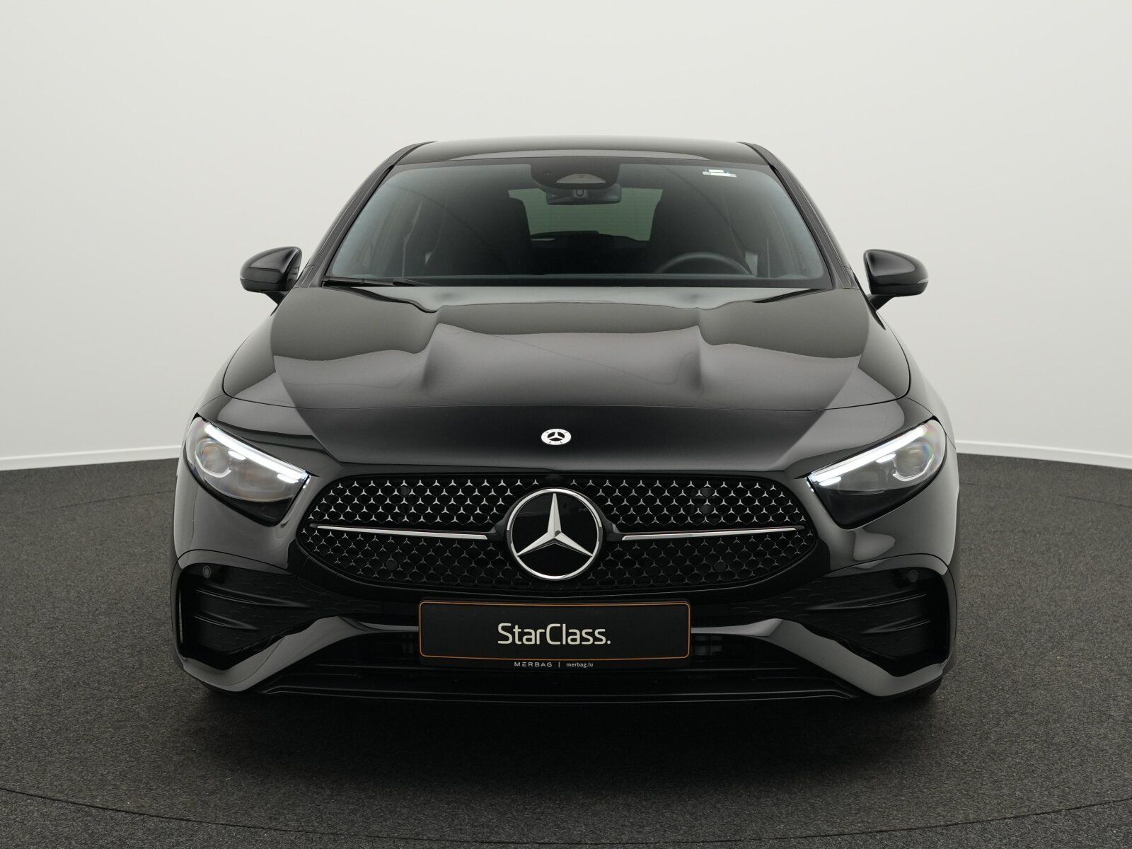 Mercedes-Benz A 200 d AMG-Line Multi+Kamera+Night+19" imagem 2