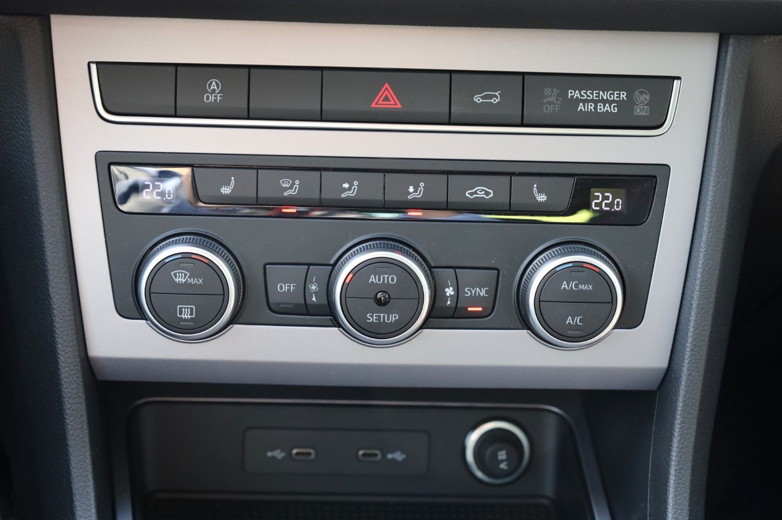 Fahrzeugabbildung SEAT Ateca FR 1.5TSI DSG *PANORAMADACH