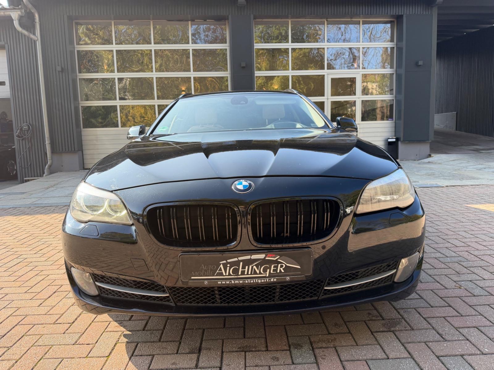 BMW 525 2011 — rear view