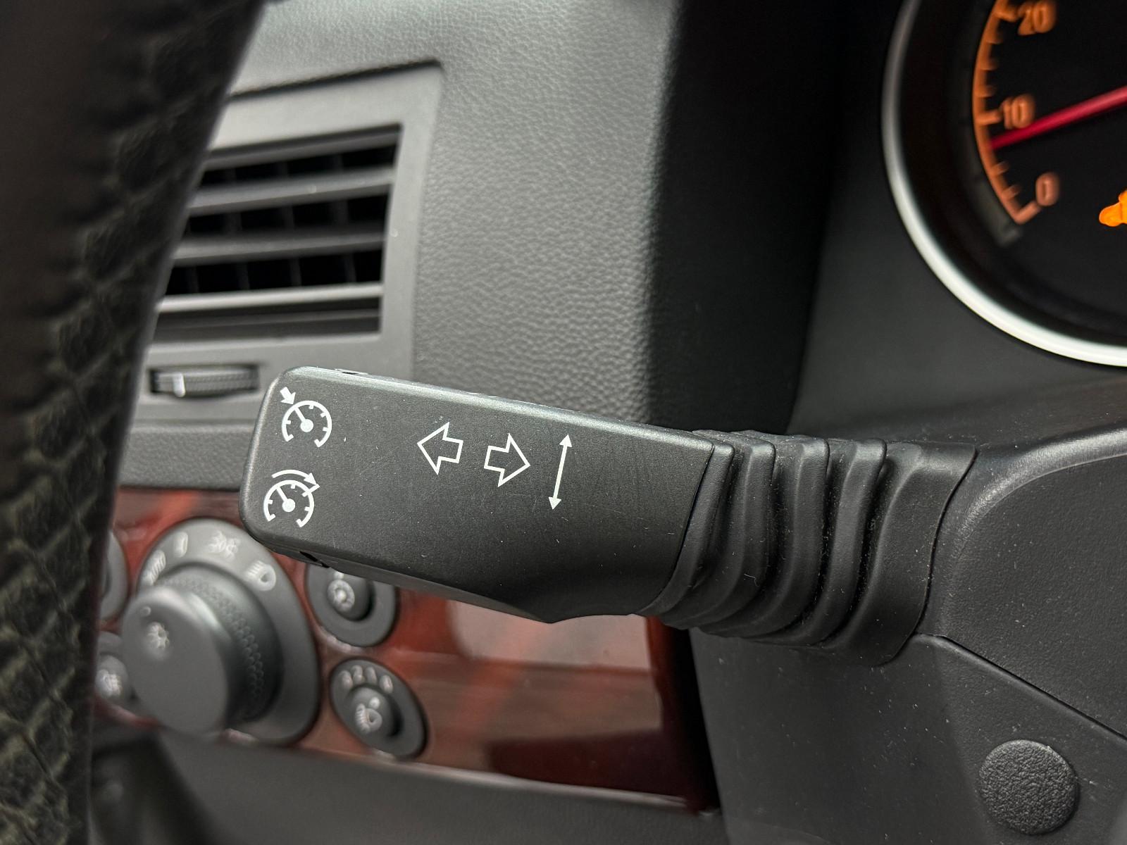Opel Astra 2004 — photo 21