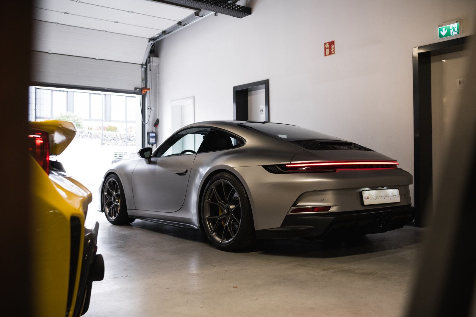 Fahrzeugabbildung Porsche 992/911GT3 Touring-Schalter-PCCB-Vollschale-Lift