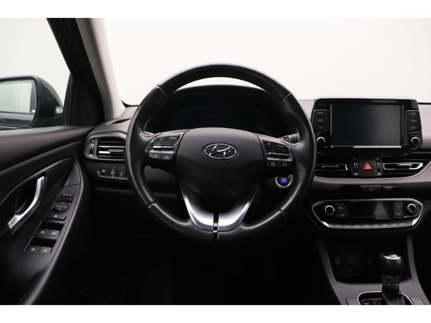 Fahrzeugabbildung Hyundai i30 1.6 Pure Kamera LED Tempomat 2-Zonen Klima