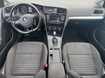 Volkswagen Golf - 11