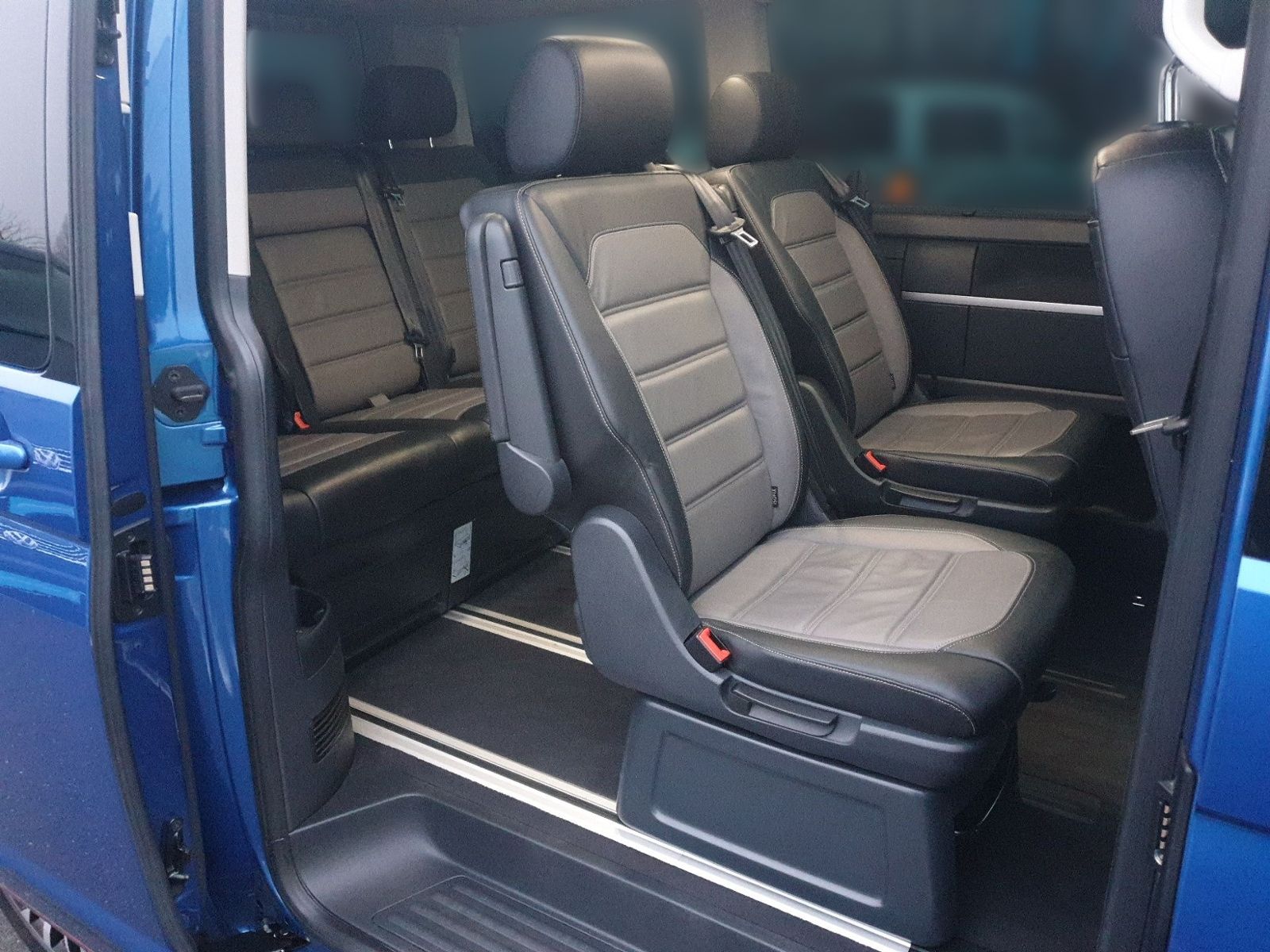 Volkswagen T6.1 Multivan 2.0 TDI DSG EDITION AHK LED ACC foto 11
