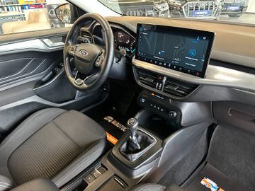 MYAUTOCENTER – Gebraucht- und Jahreswagen mit Werkstattservice in Pfaffenhofen Ford Focus *KEYLESS*ACC*NAV*1-HAND*2-ZONEN*