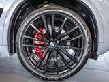 BMW X5 xDrive30d M Sport PANO AHK RFK NAVI LED DAB - Autos mit Automatikschaltung