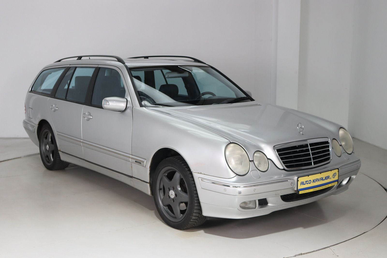 Fahrzeugabbildung Mercedes-Benz E 280 T 4MATIC AVANTGARDE * Xenon * HU/AU 01.27