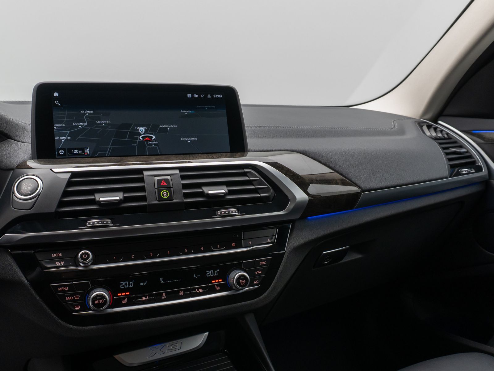 Fahrzeugabbildung BMW X3 xD30d Luxury Line DAB Kamera LED Alarm 19Zoll