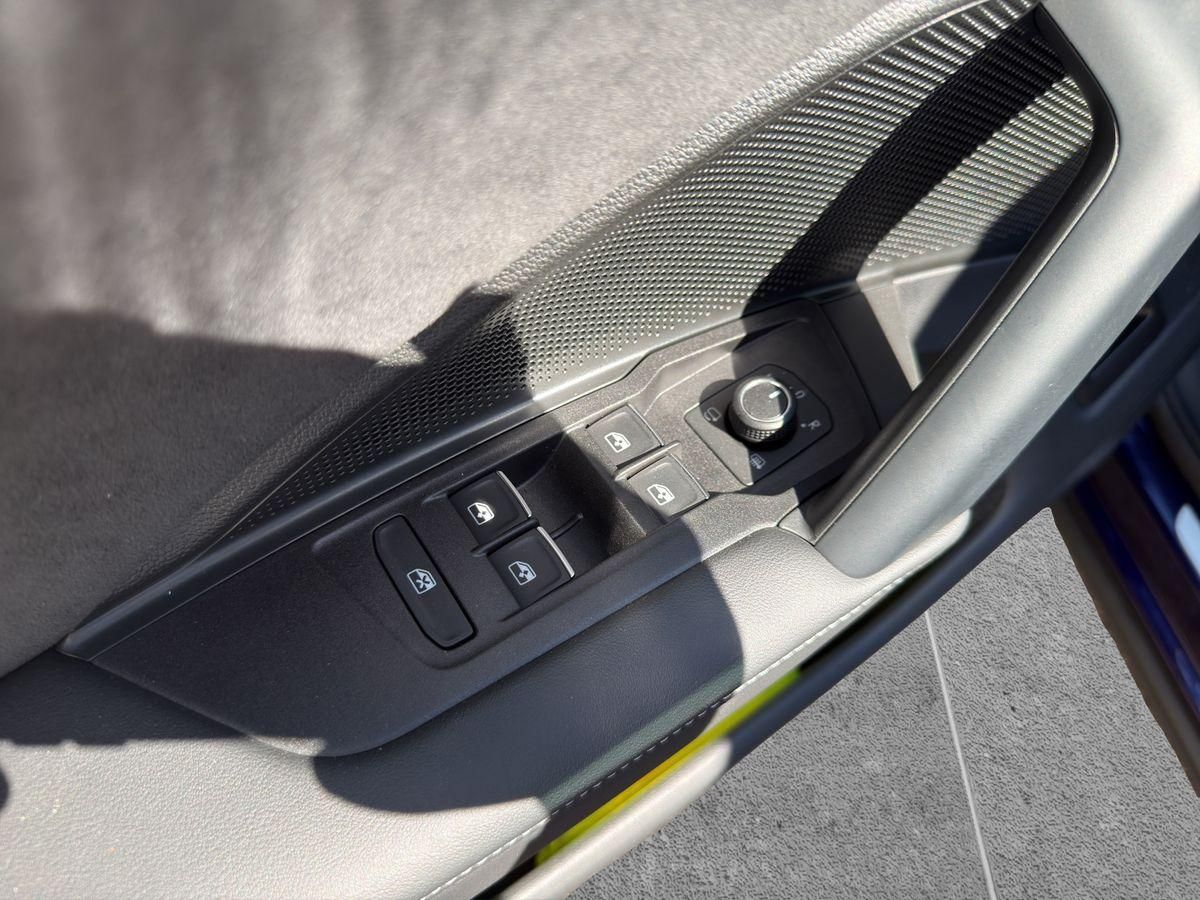 Fahrzeugabbildung Volkswagen Tayron R-Line 2.0 TSI 150 kW 4Motion