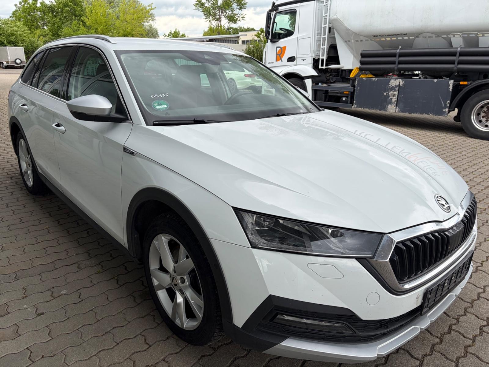 Skoda Octavia 2.0 TDI DSG 4x4 SCOUT+ACC+LED+NAVI+HUD