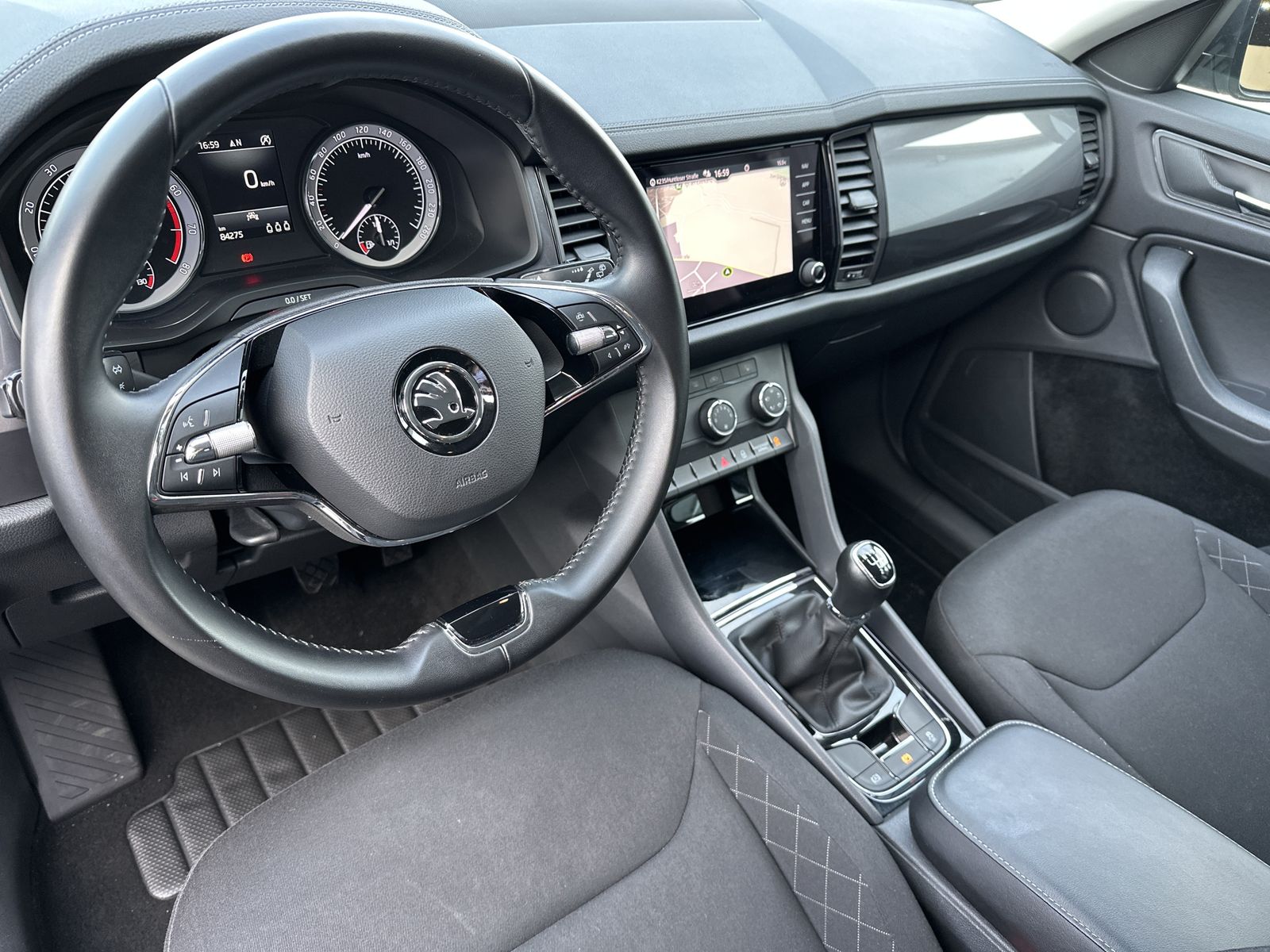 Fahrzeugabbildung SKODA Kodiaq 1.5 TSI Active NAV+LED+CARPLAY+TEMPOMAT