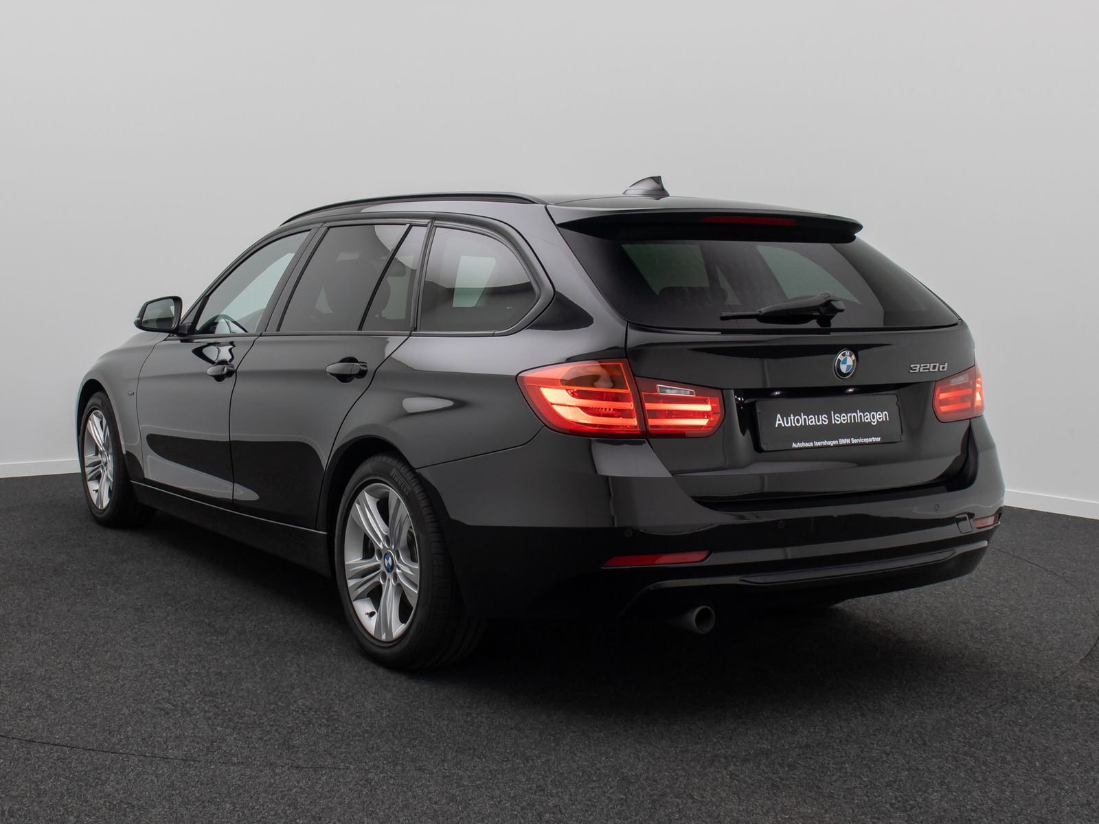 Fahrzeugabbildung BMW 320d Sport Line PDC Bi-Xenon HiFi NaviPro Lordos