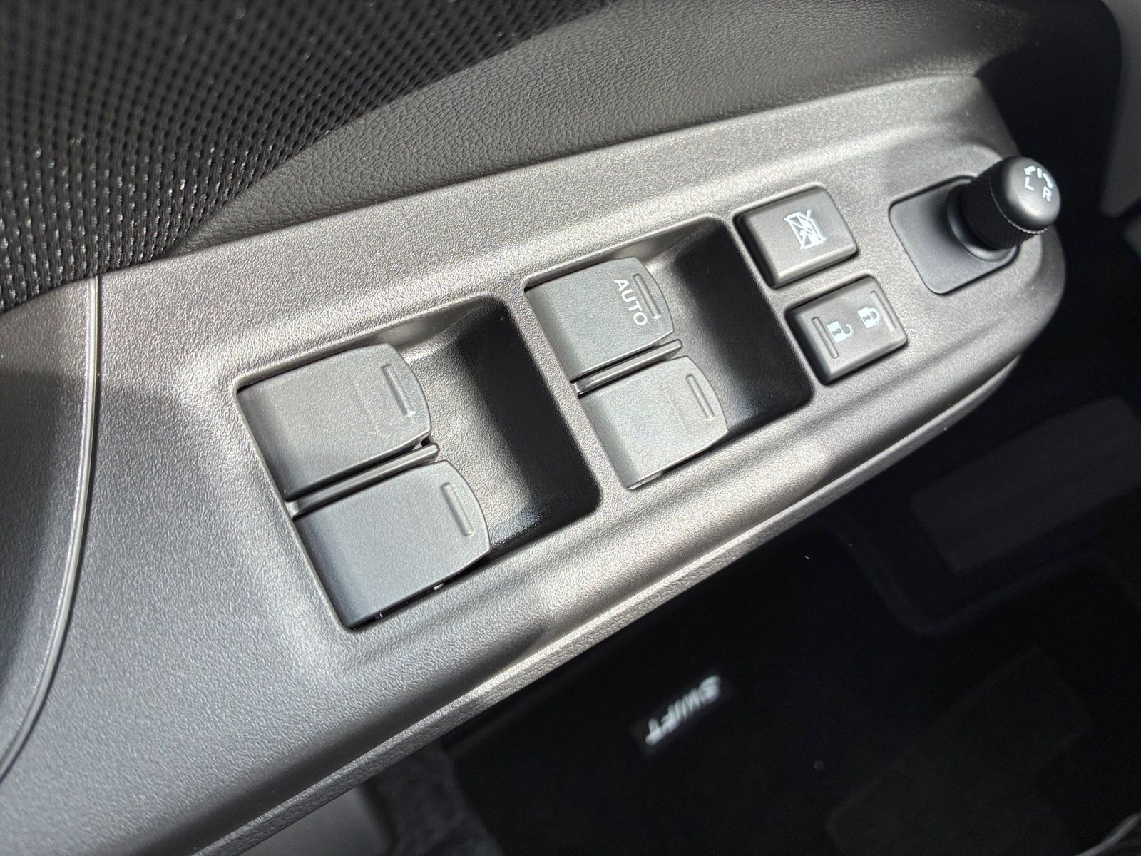 Fahrzeugabbildung Suzuki Swift 1.2 Dualjet 60 kW Comfort Kamera,LED,Navi