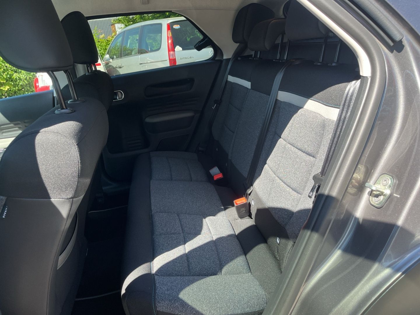 Fahrzeugabbildung Citroën C4 Cactus Feel e-THP PT 110 1.2 Navi DAB SHZ