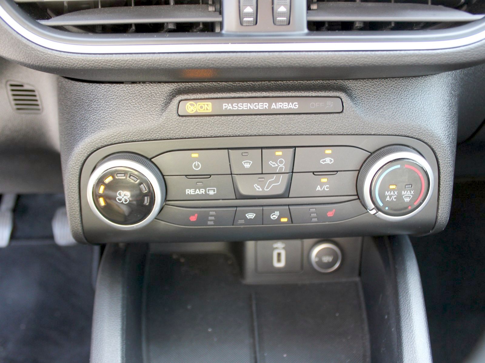 Fahrzeugabbildung Ford Focus Active 1,0 EcoBoost Start/Stopp
