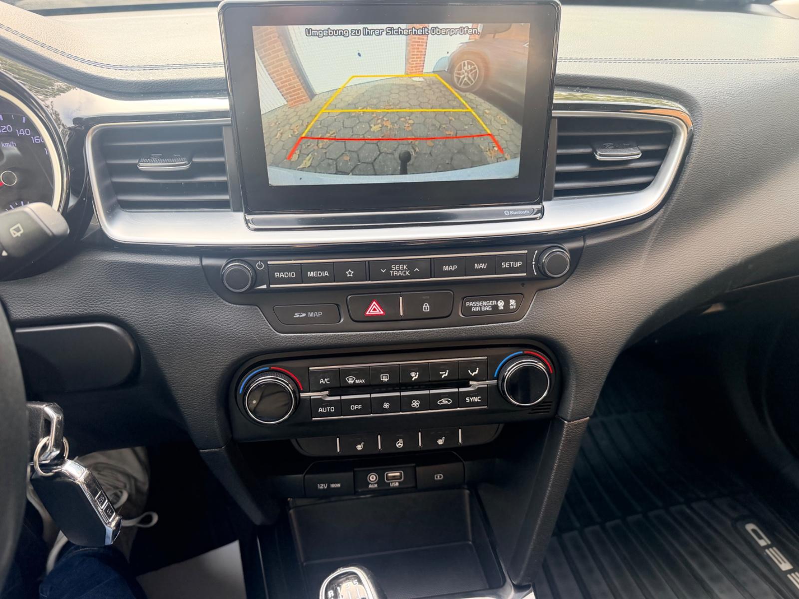 Kia KIA Ceed Vision*Klima*Kam*Navi*SHZ*AHK*Tüv-Neu*