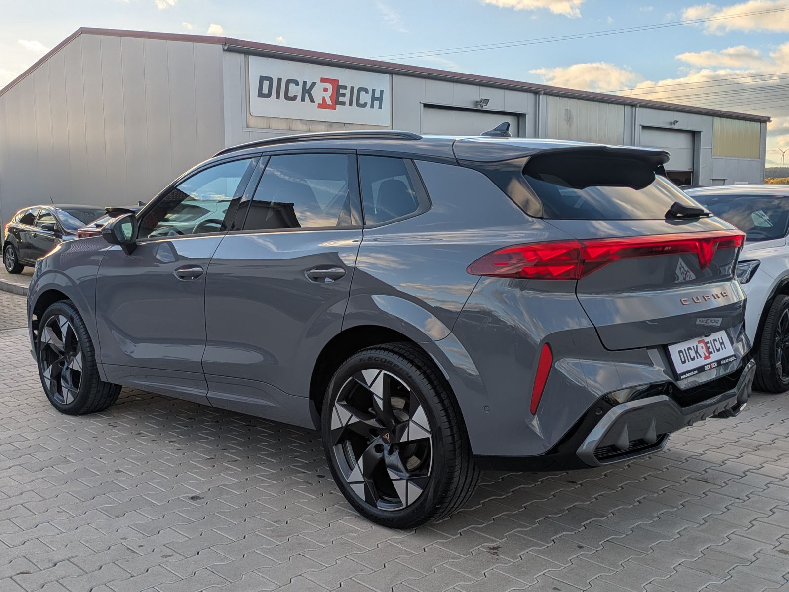 Fahrzeugabbildung CUPRA Terramar 1.5 eTSI 360°HUD*MATRIX*PANO*DCC*20"