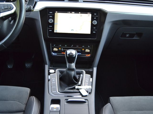 Passat Variant 2.0 TDI Elegance IQ.DRIVE/AHK/MAT