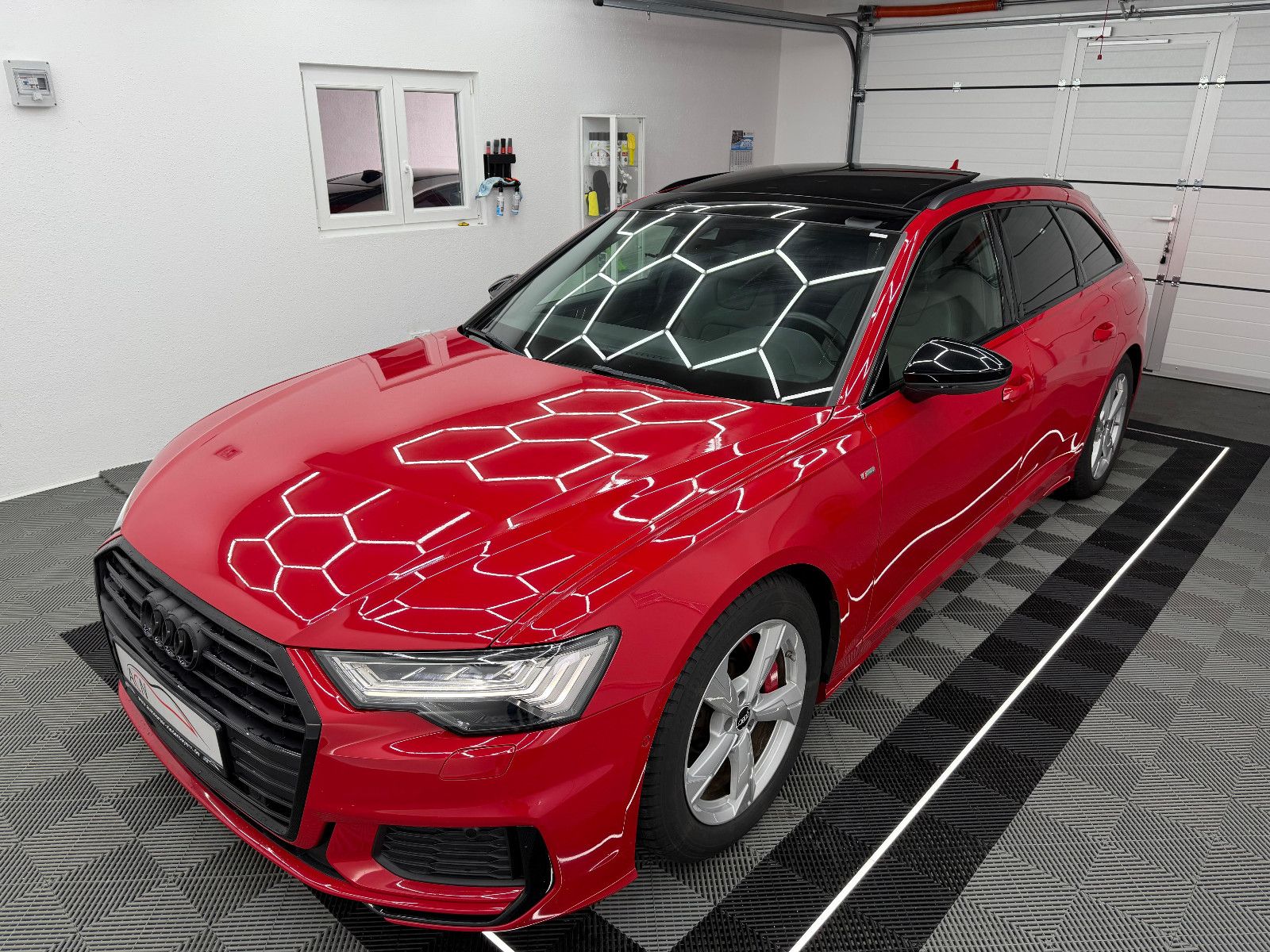Fahrzeugabbildung Audi A6 55 TFSIe quattro S-LINE+/MATRIX HD/PANO/B&O