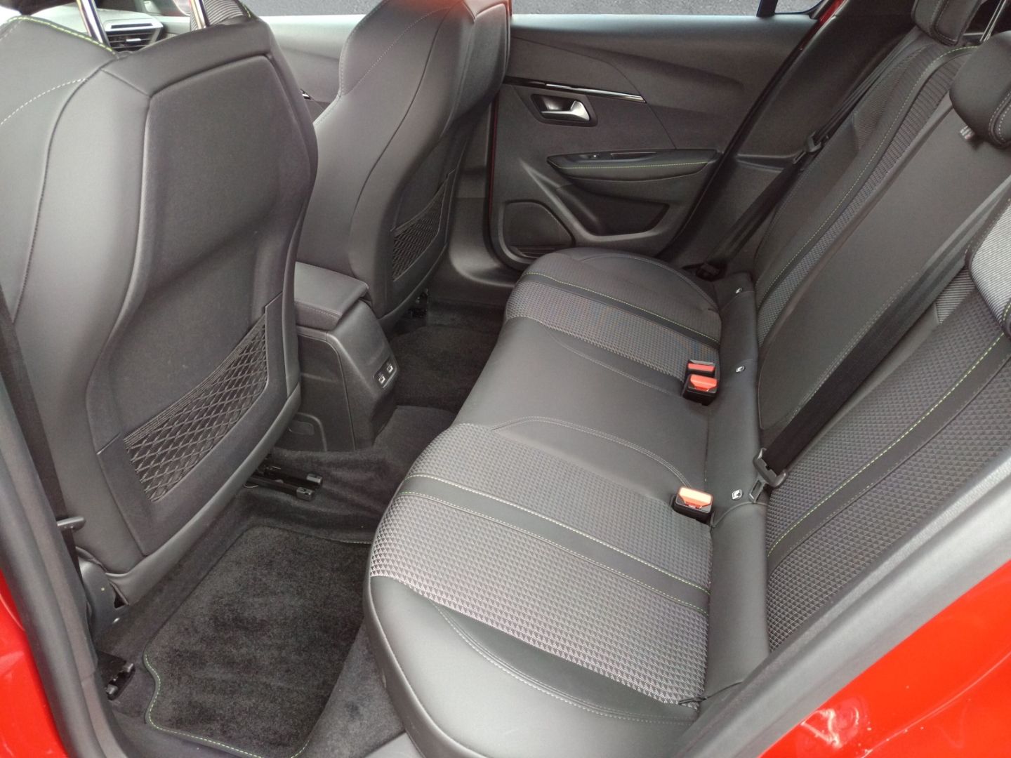 Fahrzeugabbildung Peugeot 208 e- GT Elektromotor 136 *ACC*Kamera*Sitzheizu