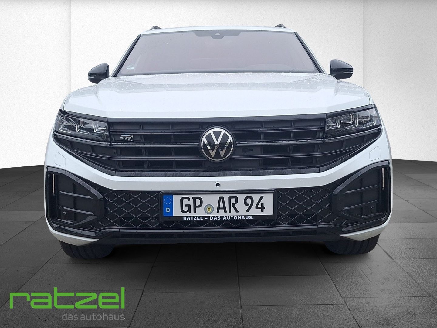 Fahrzeugabbildung Volkswagen Touareg R-Line 3.0 TDI AHK+IQ.Drive+NAVI+LED+PDC