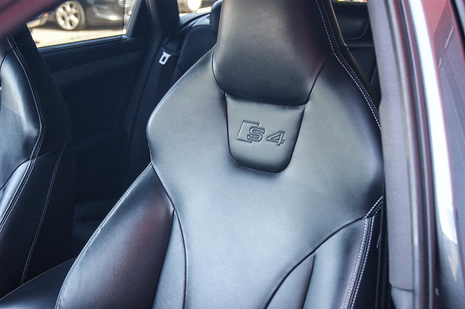 Fahrzeugabbildung Audi S4 Avant 3.0T V6 quattro B&O Sound TOP GEPFLEGT