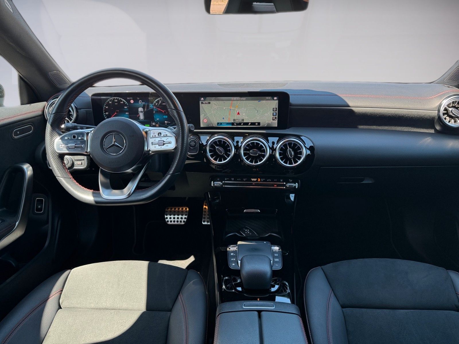Fahrzeugabbildung Mercedes-Benz CLA250e Shooting Brake AMG Line