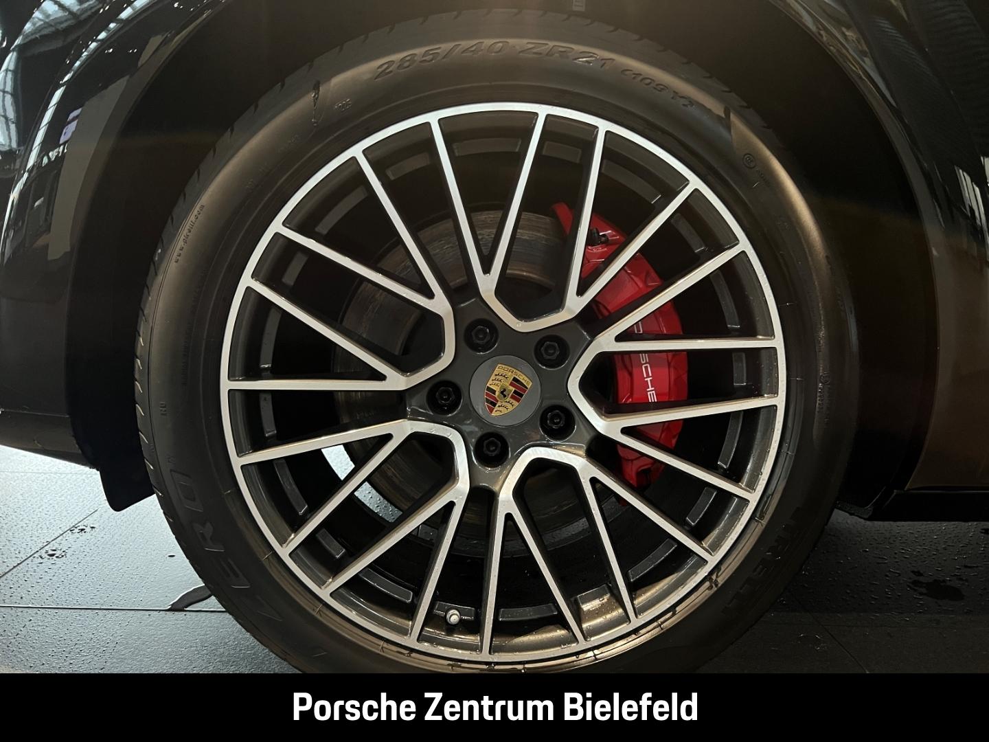 Porsche Cayenne GTS Surround-View Luftfederung 21-Zoll