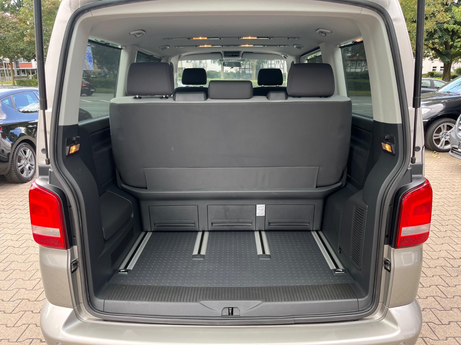 VOLKSWAGEN T5 MULTIVAN 2.0 TDI 140ch - STARLINE - ATTELAGE - PARK ASSIST AVANT/ARRIÈRE - CHAUFFAGE AUXILIAIRE - 1 ERE MAIN