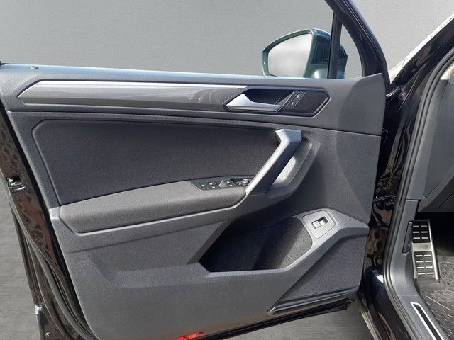 Fahrzeugabbildung Volkswagen Tiguan IQ.DRIVE 1.5TSI AHK eleHeck Kamera Navi