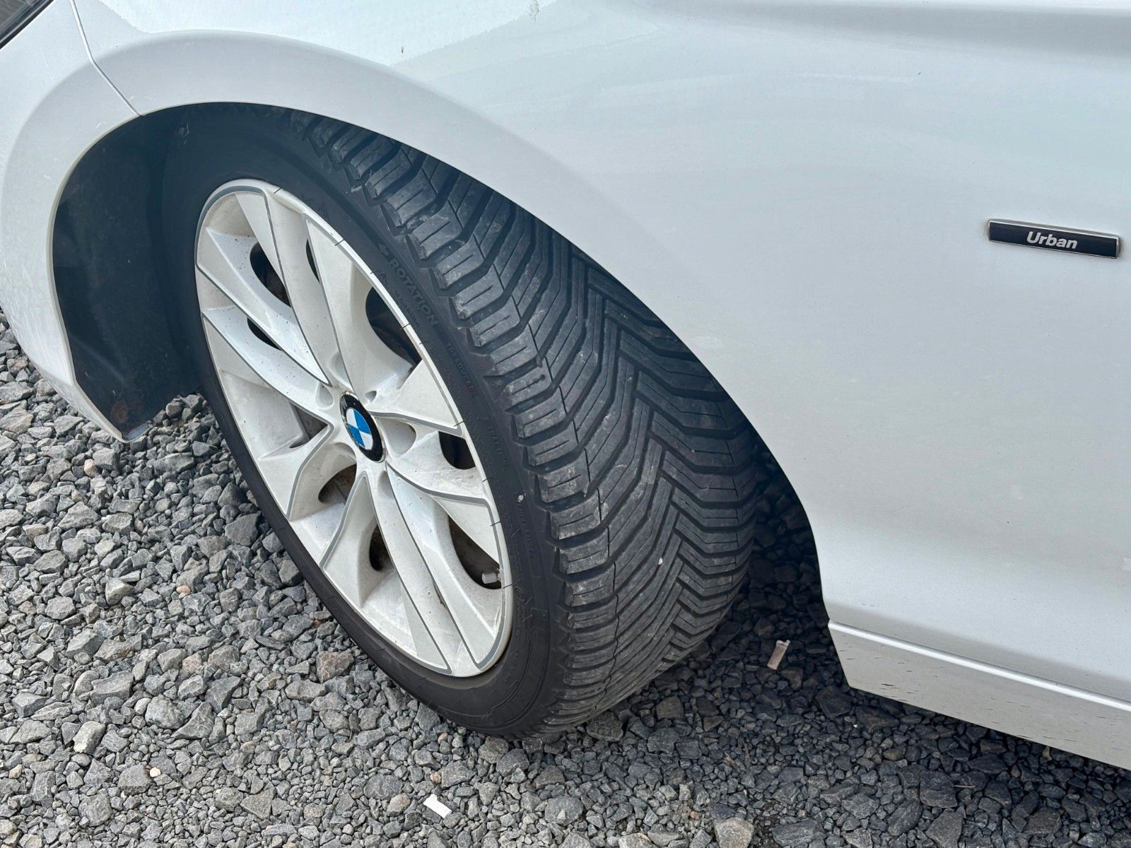 Fahrzeugabbildung BMW 120d 5-Türer URBAN Aut. Navi Xenon Leder SpeedLi