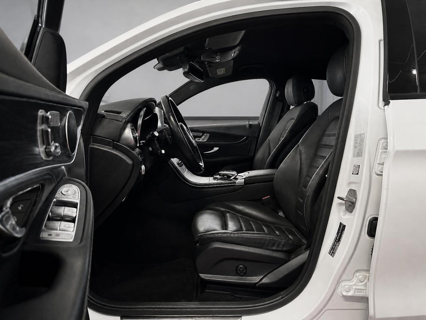 Mercedes-Benz GLC 300 Coupe  4Matic AMG Line  *1.Hd +TMP + LED
