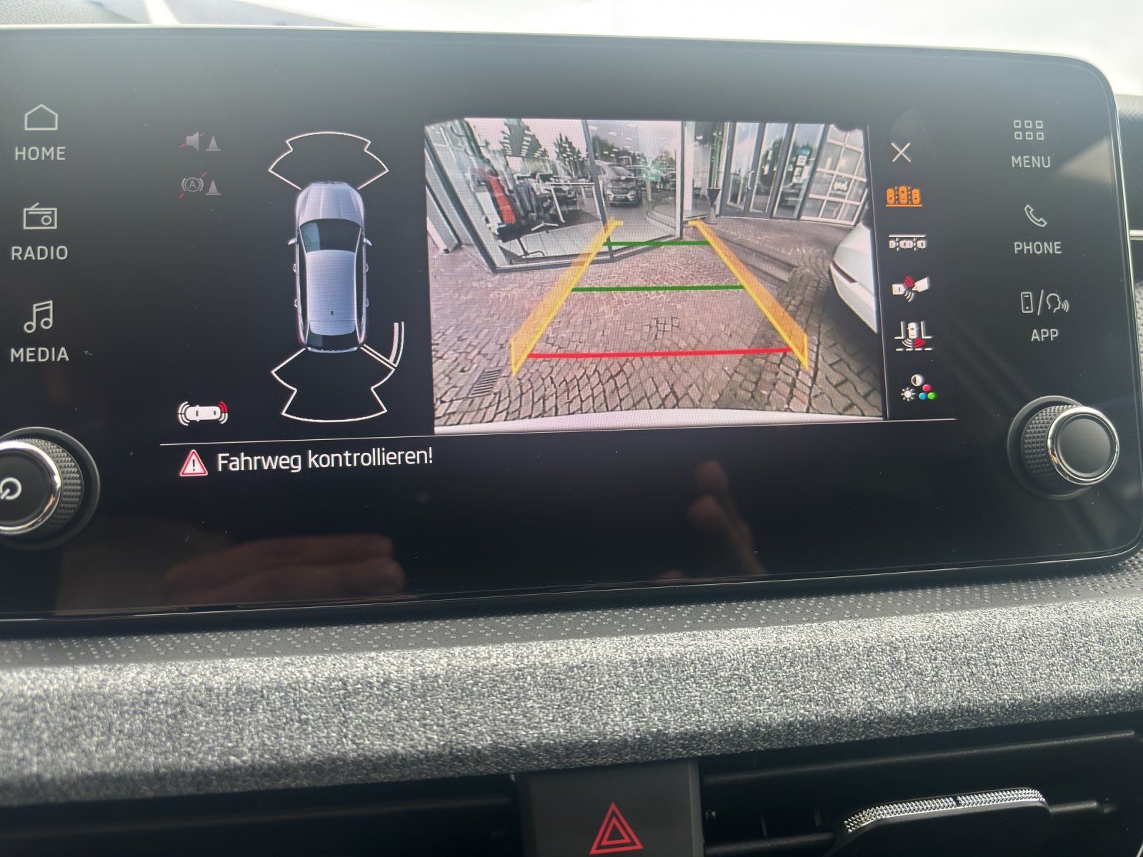 Fahrzeugabbildung SKODA Scala Drive 1,0 TSI 85 kW DSG