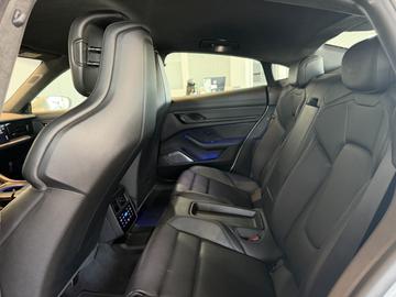 2021 Porsche TAYCAN — миниатюра 12