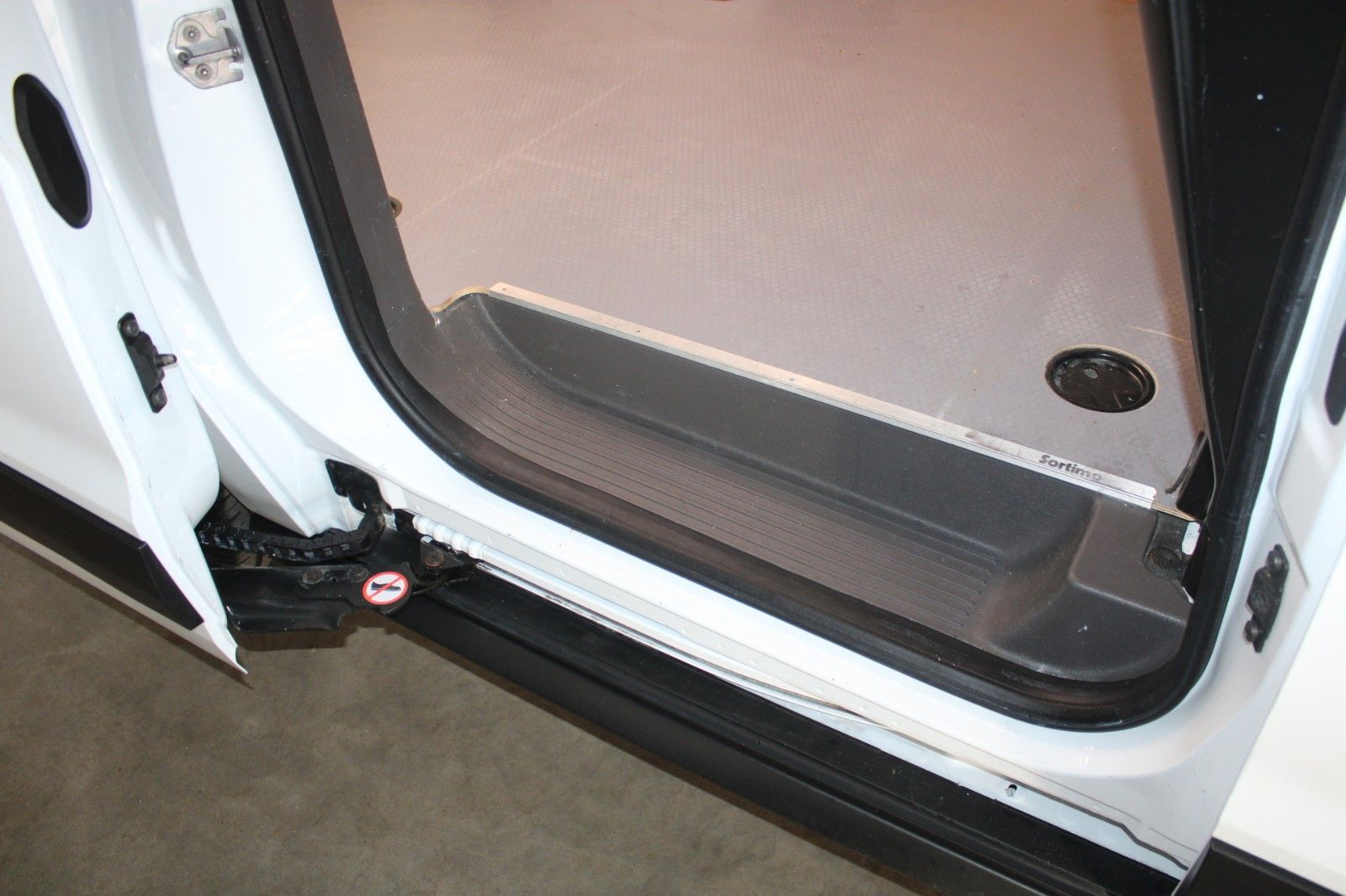 Fahrzeugabbildung Ford Transit Connect TREND L2 Lang KLIMA CAM STDHZ 3S