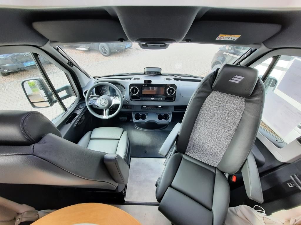 Fahrzeug Übersicht 20 Fahrzeugabbildung HYMER / ERIBA / HYMERCAR B-Klasse ML T 780 BlackLine Verfüg./Sparen Sie 1