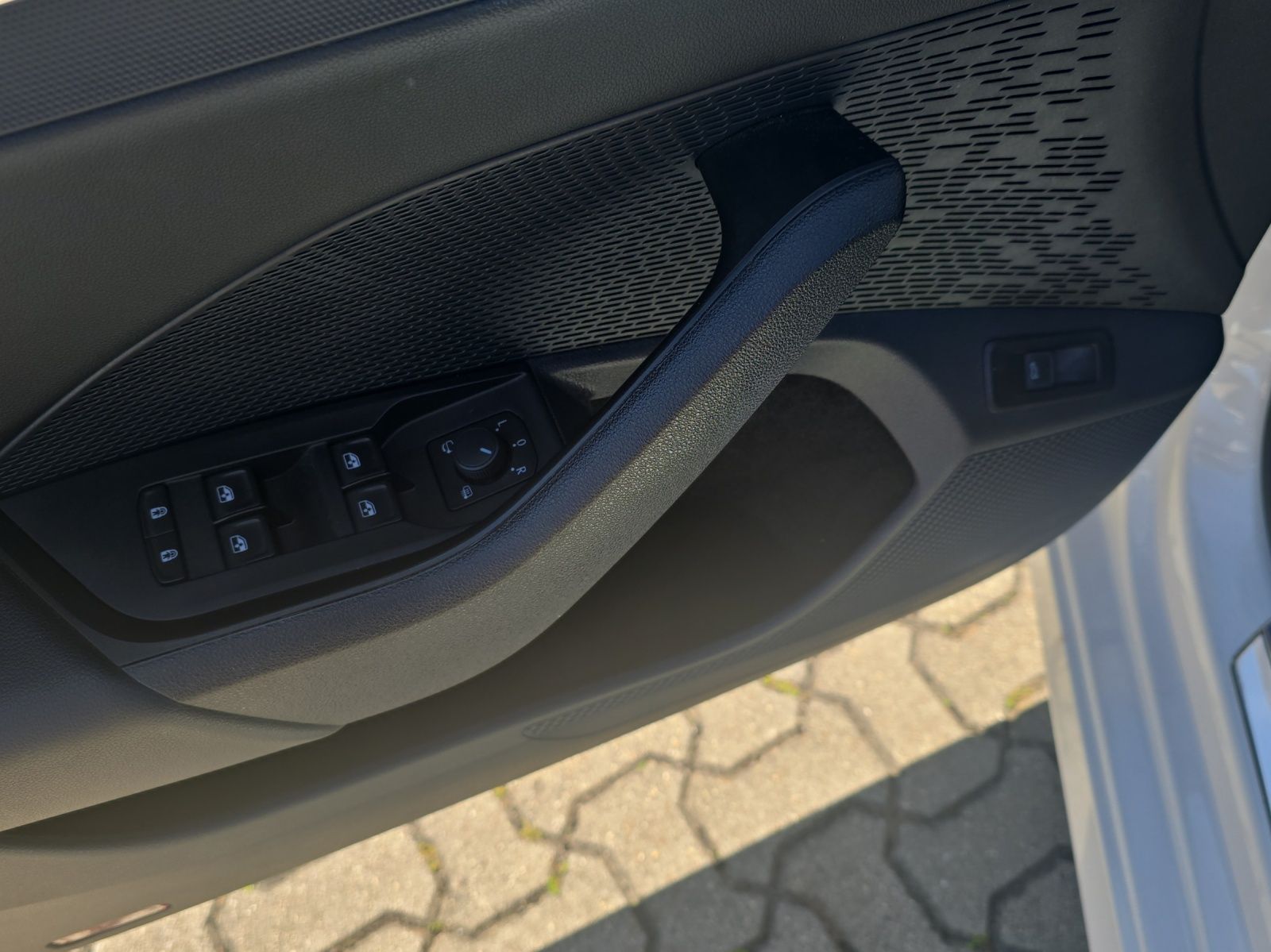 Fahrzeugabbildung SKODA Octavia Combi Style 1.5 TSI Matrix Navi AHK ACC