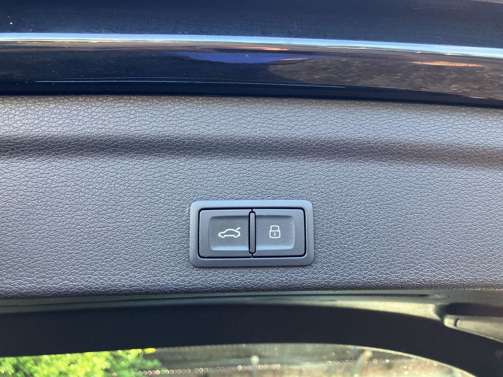 AUDI Q3 Sportback 35 TFSI S-line LED Navi ACC Rfk 18' AUDI Q3 Sportback 35 TFSI S-line LED Navi ACC Rfk 18'