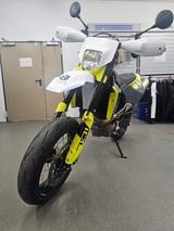 Husqvarna 701 Supermoto Gedrosselt auf A2 - HUSQVARNA 701 SUPERMOTO