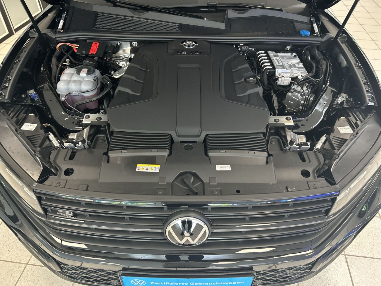 Fahrzeugabbildung Volkswagen Touareg Final Edition R-Line 3.0 TDI V6 Automati