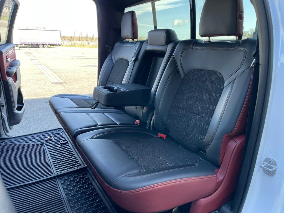 Fahrzeugabbildung Dodge RAM GEN5 Rebel CrewCab HEMI 4x4 74 TKM Mwst.