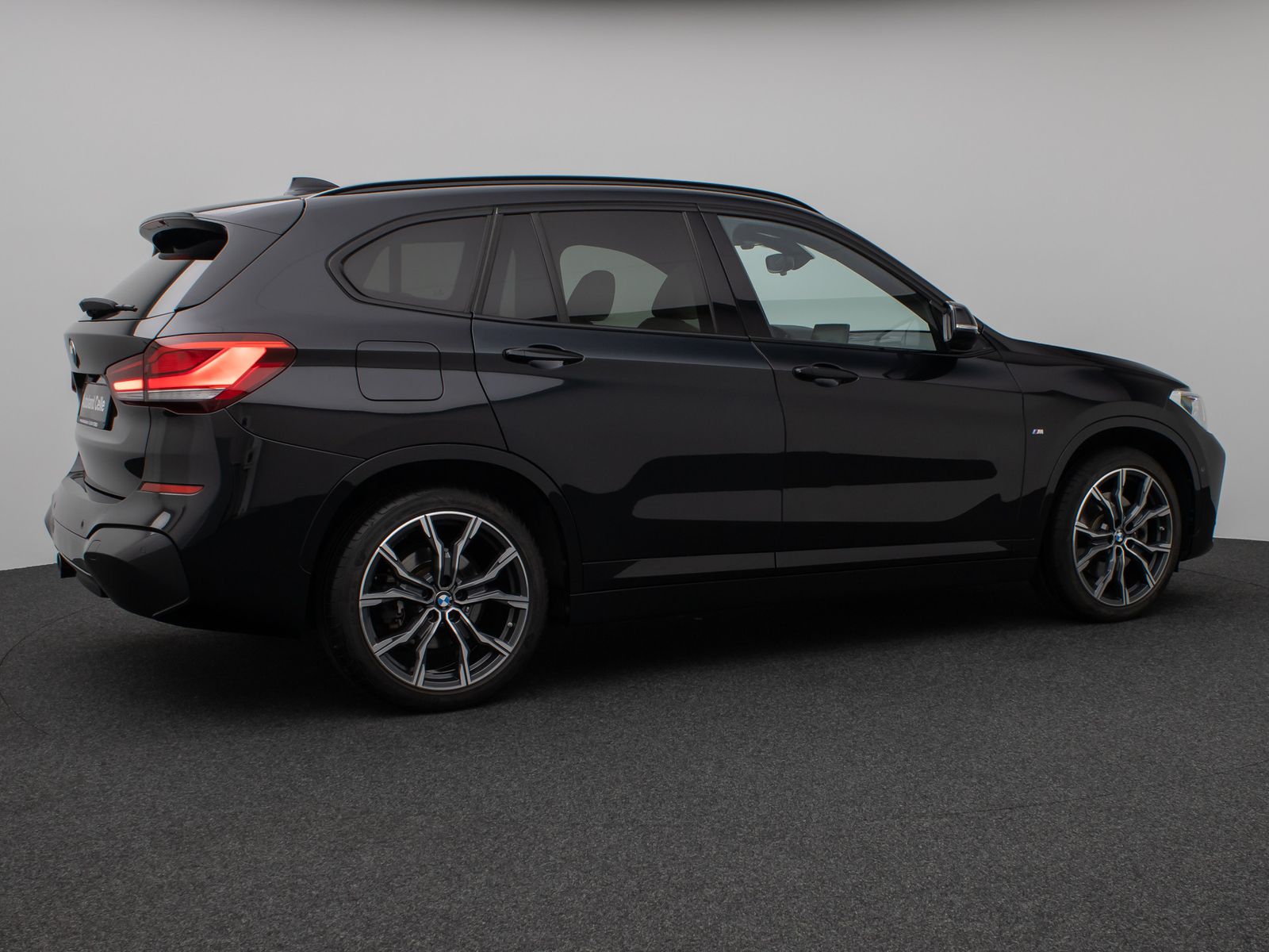 Fahrzeugabbildung BMW X1 xD25e MSport Panorama Kamera HUD DAB HiFi AHK