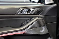 Fahrzeugabbildung BMW X5 M Laser Pano B&W Sitzlüft Nightvis. Displ.Key