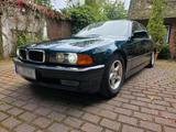 BMW E38 740I M62B44 - BMW 740 mit Benzin-Antrieb: Limousine, 4.4