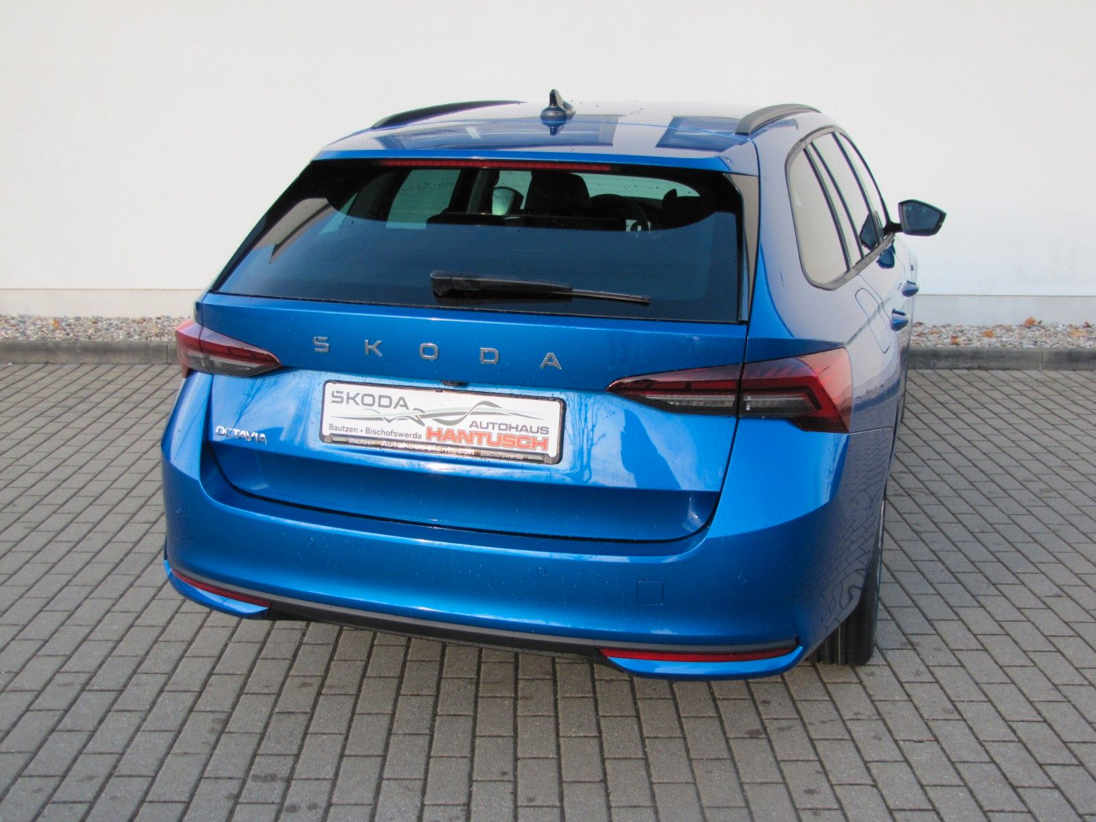 Fahrzeugabbildung SKODA Octavia Combi Tour 2.0 TDI 150PS DSG