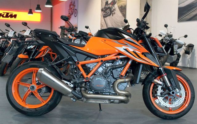 KTM 1290 Super Duke R Black Edition