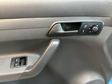 MYAUTOCENTER – Gebraucht- und Jahreswagen mit Werkstattservice in Pfaffenhofen Volkswagen Caddy Maxi *2-HAND*7-SITZER*KLIMA*TEMPO*