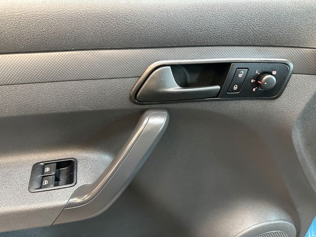 MYAUTOCENTER – Gebraucht- und Jahreswagen mit Werkstattservice in Pfaffenhofen Volkswagen Caddy Maxi *2-HAND*7-SITZER*KLIMA*TEMPO*