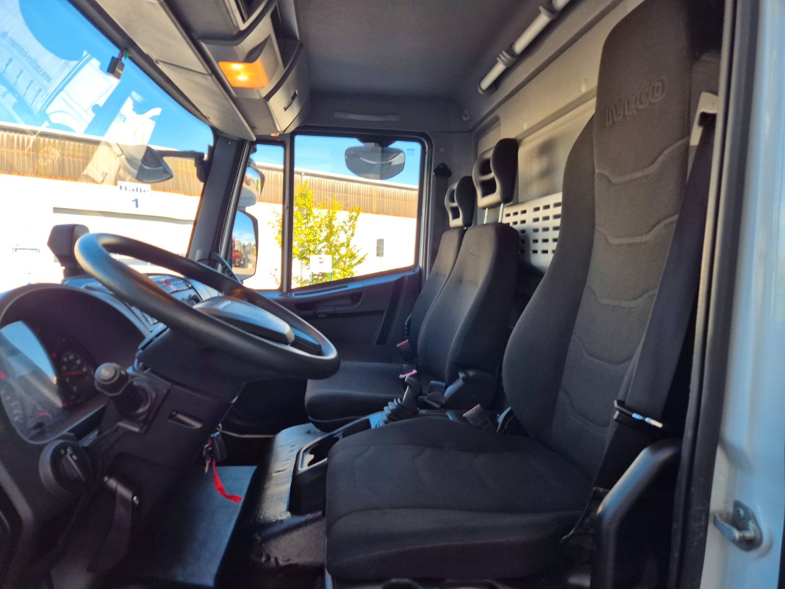 Fahrzeugabbildung Iveco Eurocargo 75-210/P LBW 1.000kg 3 Sitze Klima