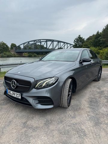 MERCEDES-BENZ Mercedes E220